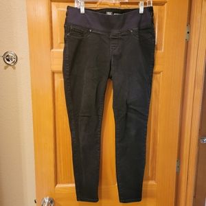 Black maternity skinny jeans